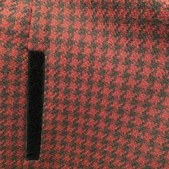 Vintage Kasper Maroon & Black Wool Houndstooth Jacket with Velvet Collar - Picture 3 of 6